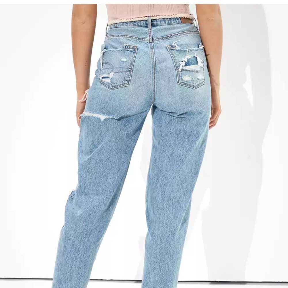 AE Ripped Relaxed Mom Jean - Picture 12 of 15
